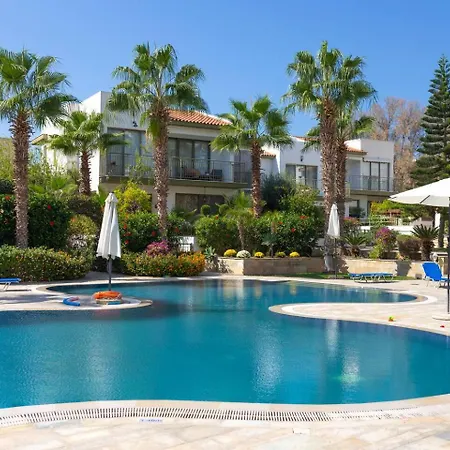 Fotini - Modern 2br With Pool & Balcony Near The *