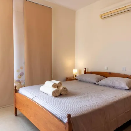 Fotini - Modern 2br With Pool & Balcony Near The * Paphos