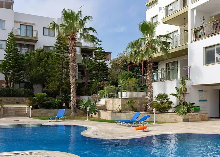 Apartmán Fotini - Modern 2br With Pool & Balcony Near The