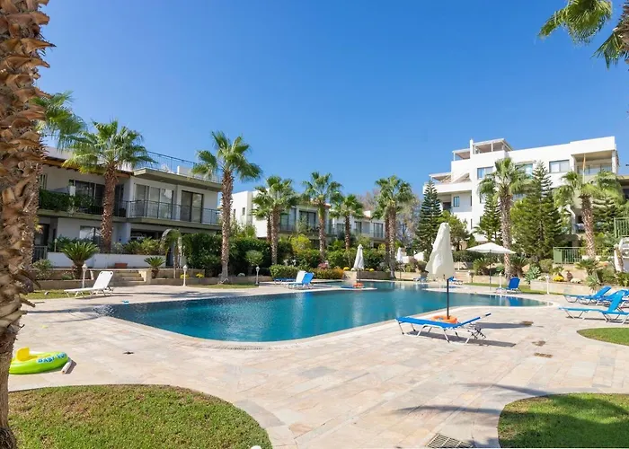 Fotini - Modern 2br With Pool & Balcony Near The Apartmán *