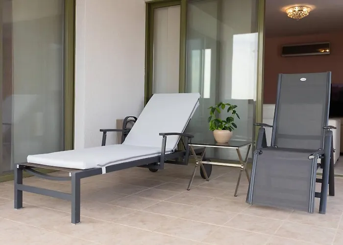 Apartmán Fotini - Modern 2br With Pool & Balcony Near The Paphos