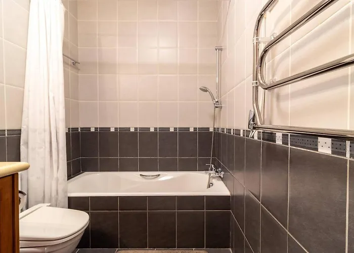 Fotini - Modern 2br With Pool & Balcony Near The * Paphos