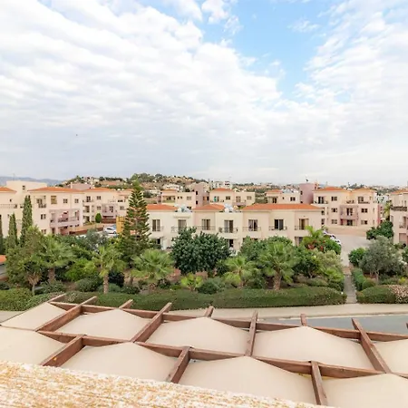 Fotini - Modern 2br With Pool & Balcony Near The * Pafos