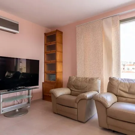 Fotini - Modern 2br With Pool & Balcony Near The Apartmán *