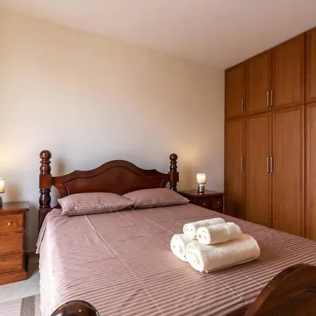Apartmán Fotini - Modern 2br With Pool & Balcony Near The