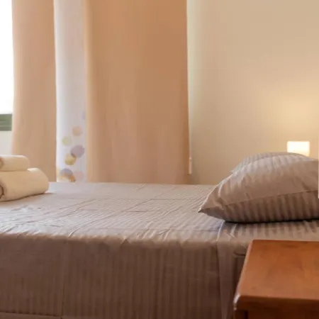 Fotini - Modern 2br With Pool & Balcony Near The