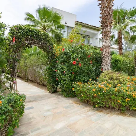 Fotini - Modern 2br With Pool & Balcony Near The Appartement