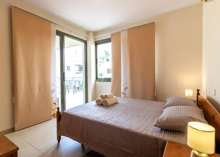 Daire Fotini - Modern 2br With Pool & Balcony Near The *