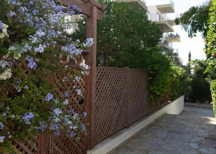 Daire Fotini - Modern 2br With Pool & Balcony Near The Pafos